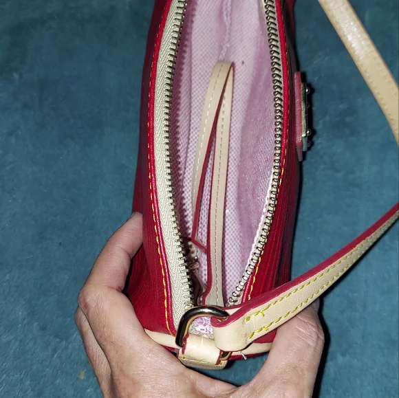 Dooney and Bourke Barrel Bag - Picture 6 of 8